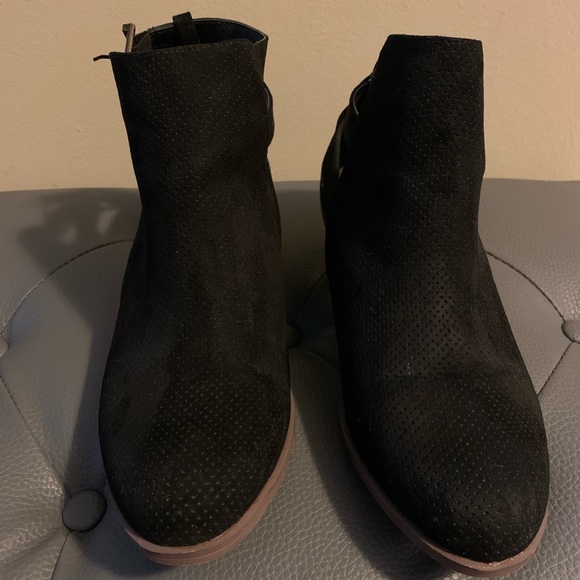 Just Fab Black Suede Flat Ankle Boots - Picture 2 of 3